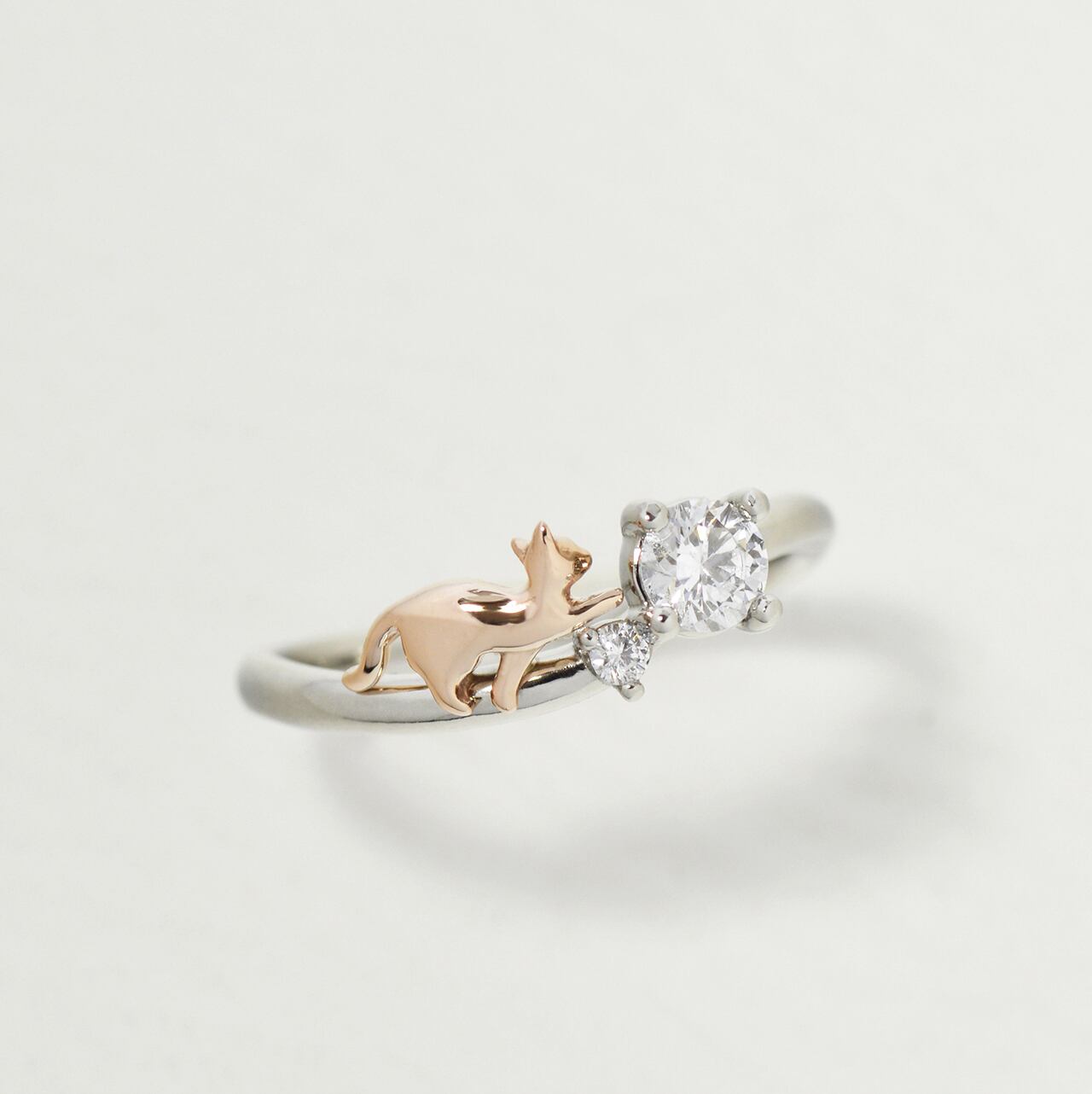 猫の招きエンゲージリング　天然ダイヤモンド 0.204ct Dカラー Vs2  3EX H&C