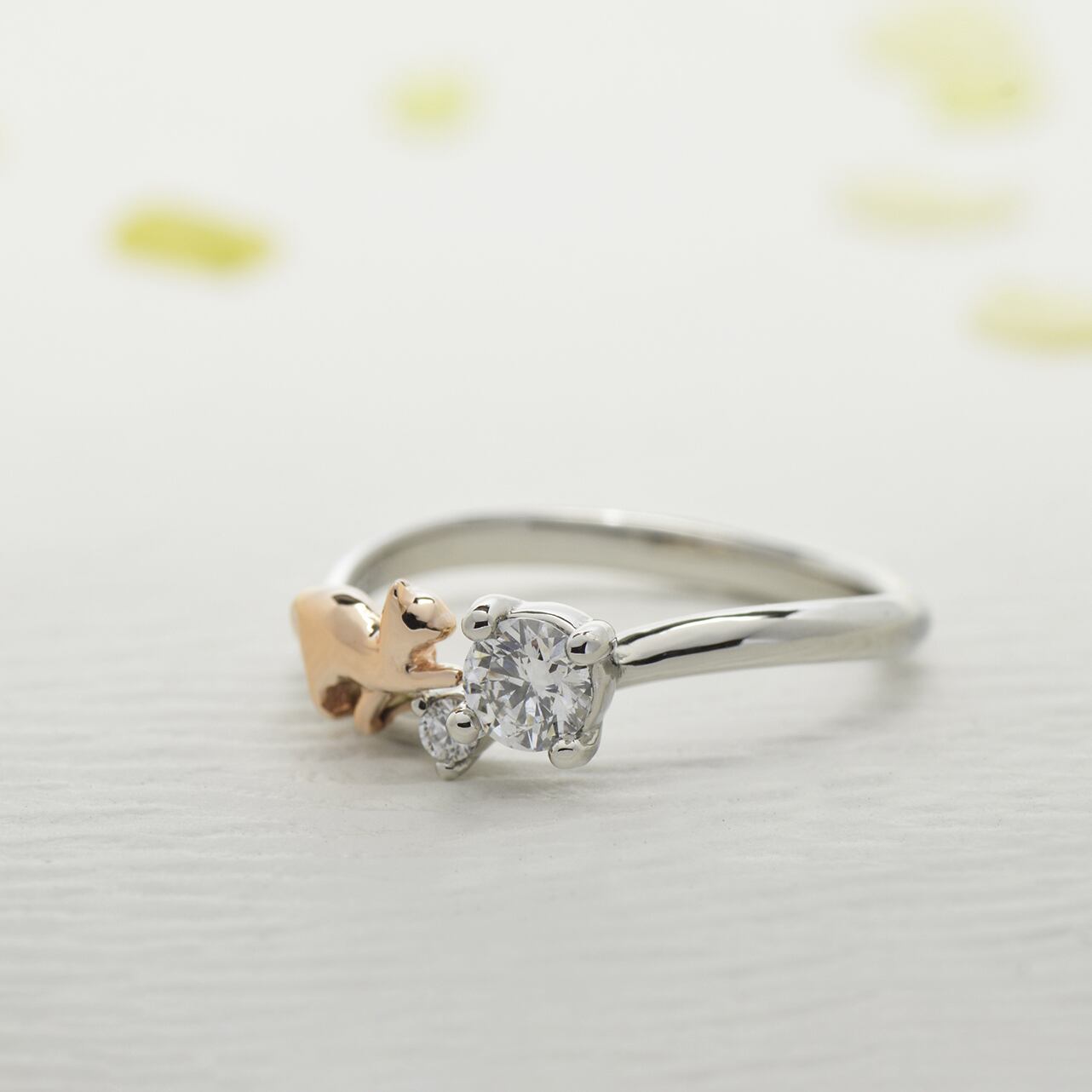 猫の招きエンゲージリング　天然ダイヤモンド 0.204ct Dカラー Vs2  3EX H&C