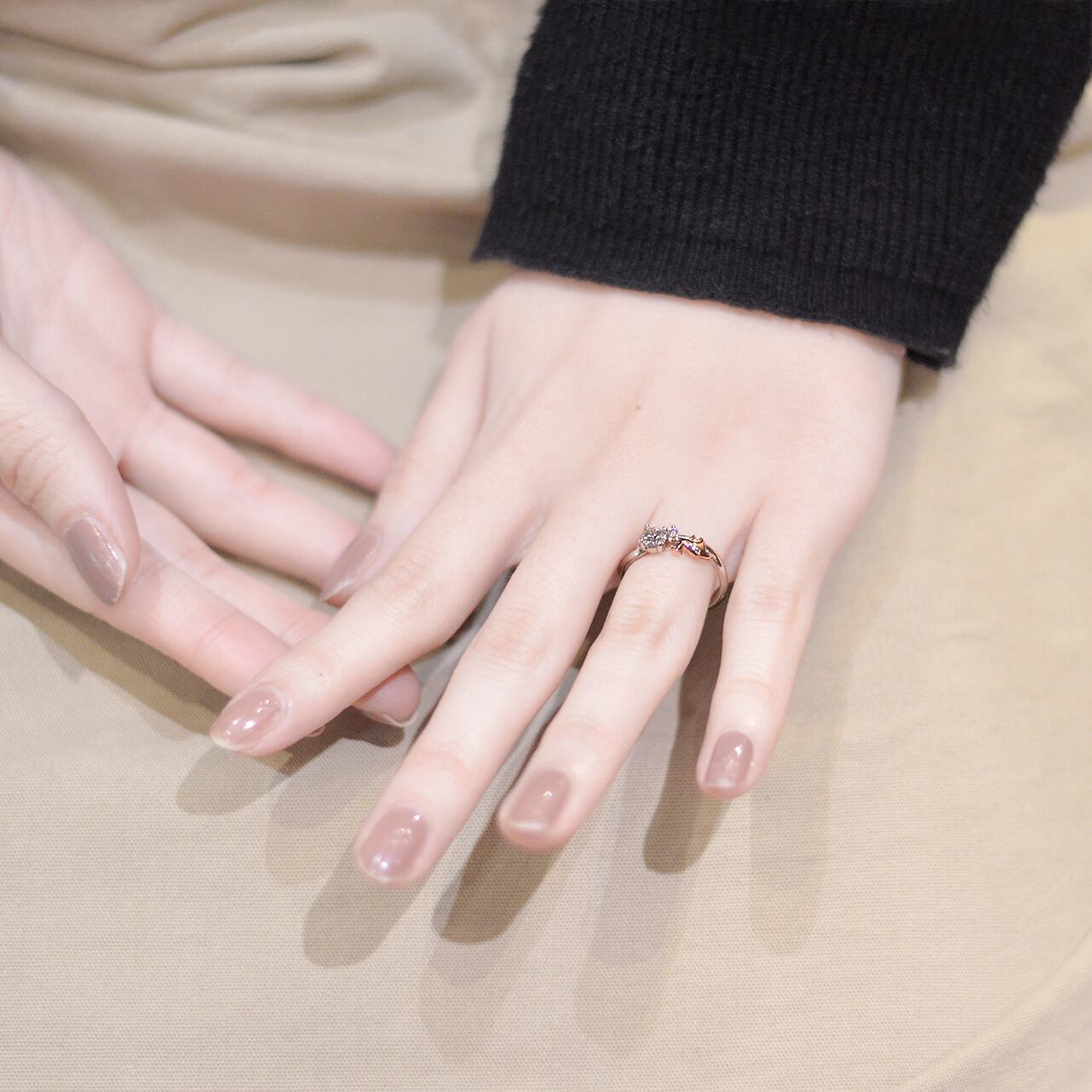 猫の招きエンゲージリング　天然ダイヤモンド 0.204ct Dカラー Vs2  3EX H&C