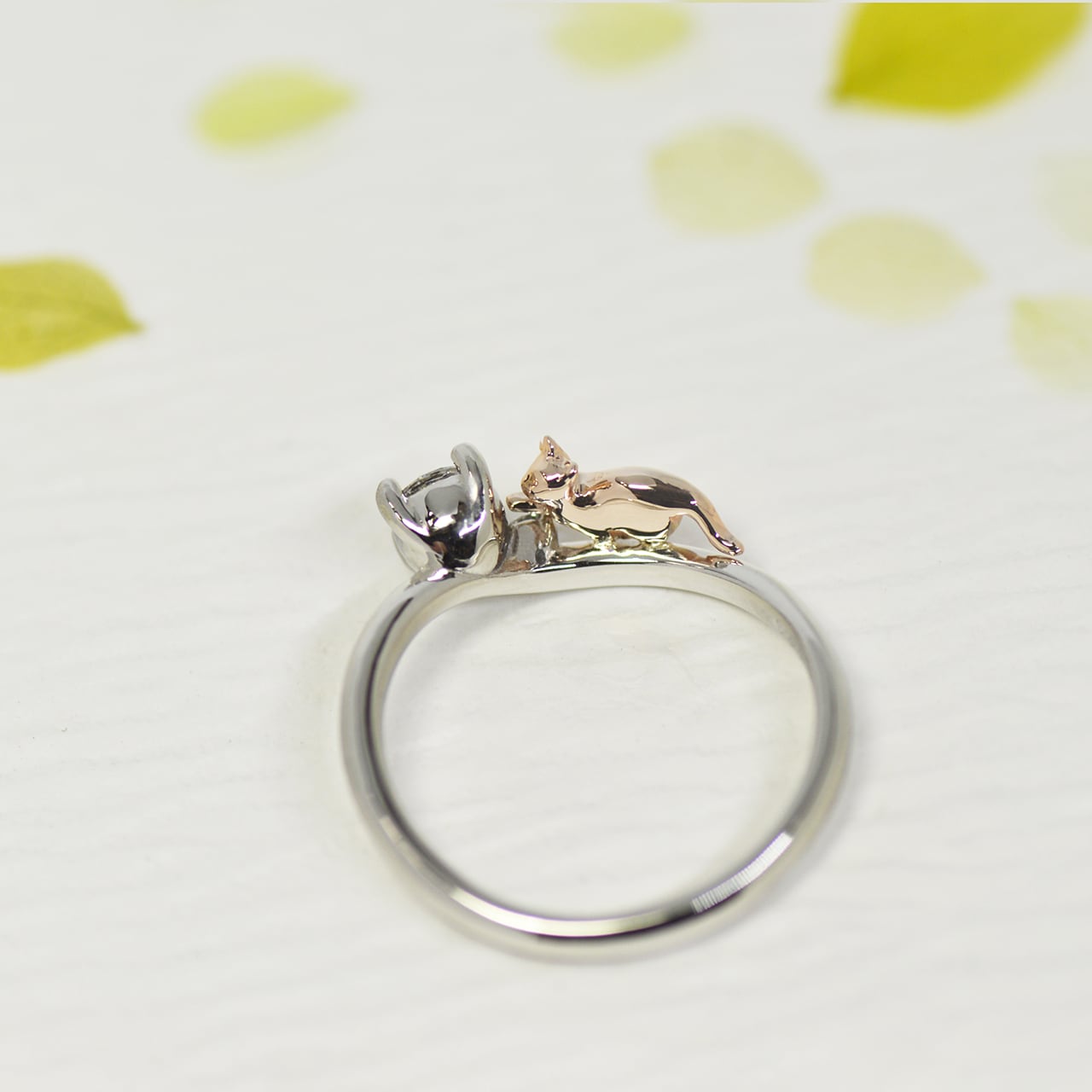 猫の招きエンゲージリング　天然ダイヤモンド 0.204ct Dカラー Vs2  3EX H&C