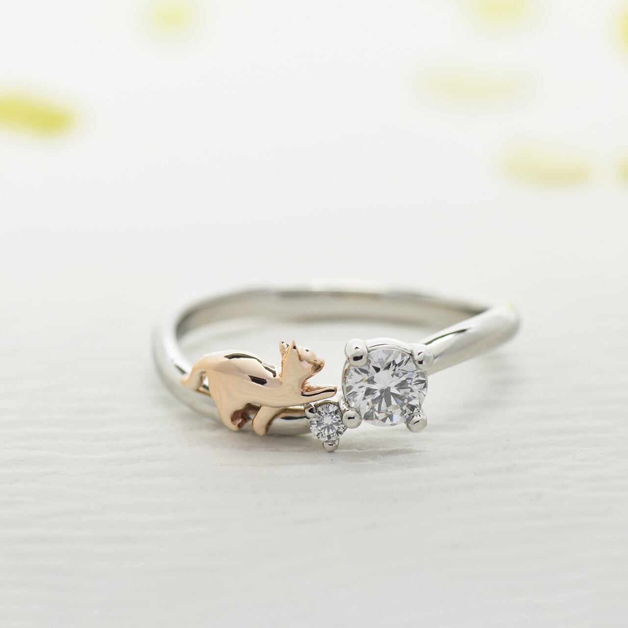 猫の招きエンゲージリング　天然ダイヤモンド 0.204ct Dカラー Vs2  3EX H&C