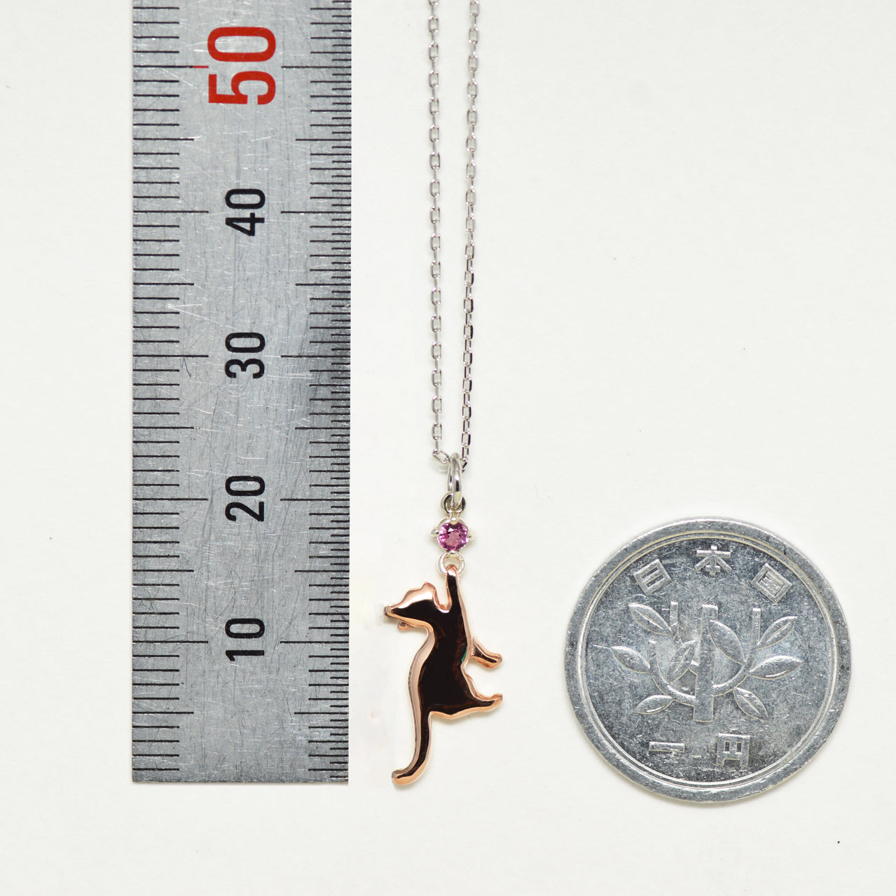 猫とお出かけネックレス