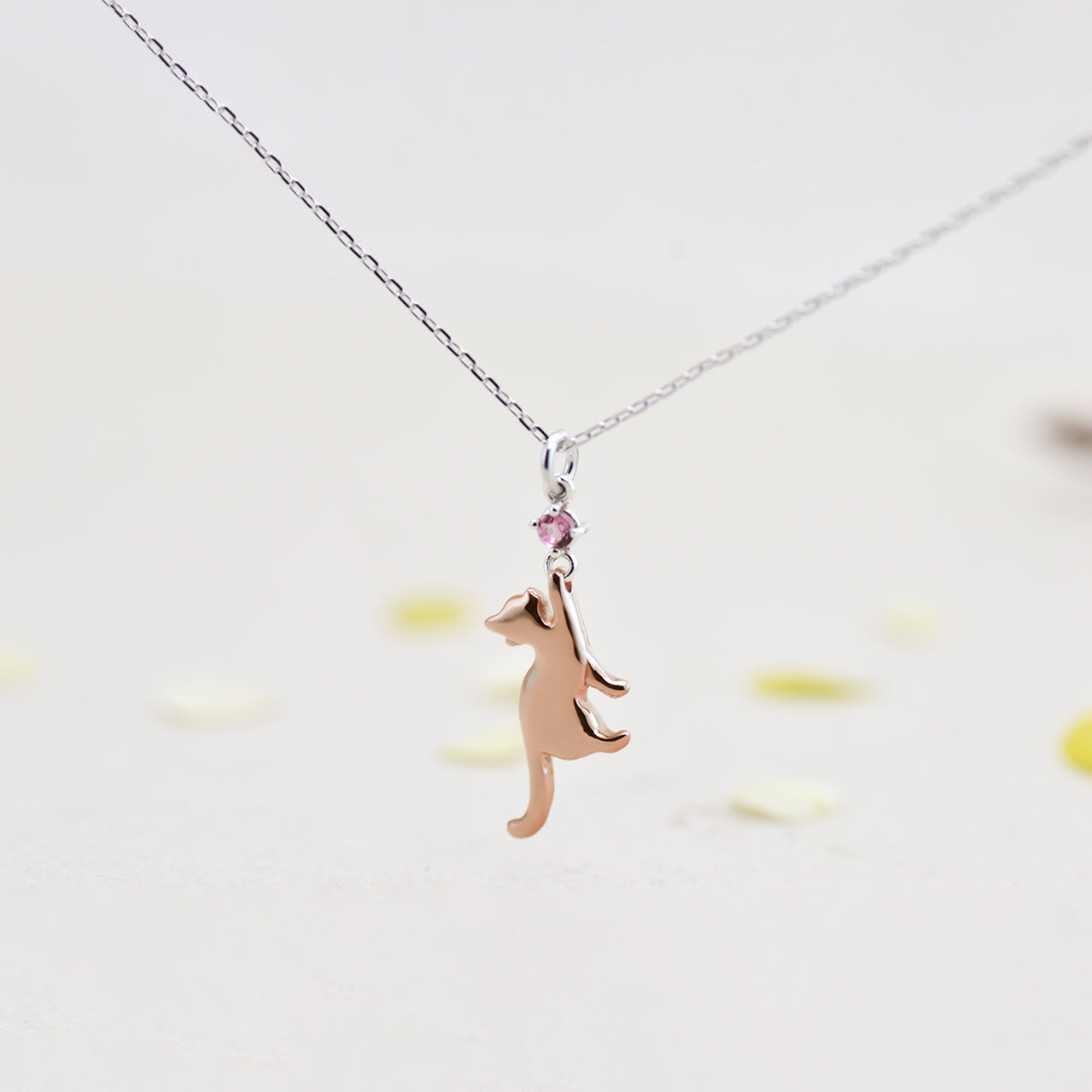 猫とお出かけネックレス