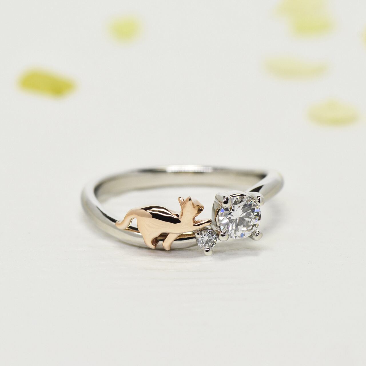 猫の招きエンゲージリング　天然ダイヤモンド 0.204ct Dカラー Vs2  3EX H&C