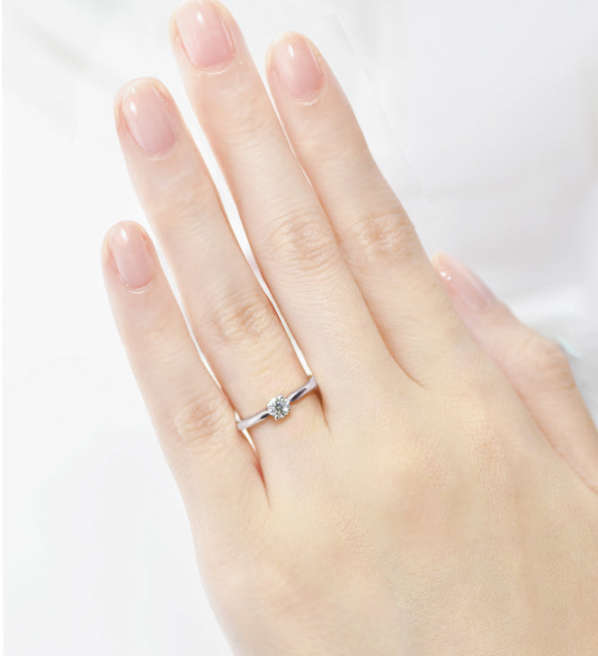 フォーシーズンズ  エンゲージリング　天然ダイヤモンド0.225ct  Fカラー Vs2  3EX H&C