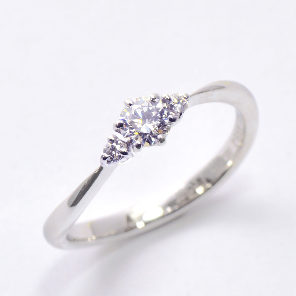 フィオリート　エンゲージリング　天然ダイヤモンド　0.206ct DカラーVs2	3EX H&C