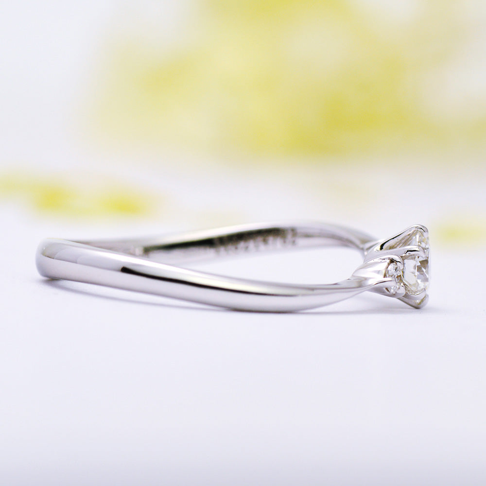 フィオリート　エンゲージリング　天然ダイヤモンド　0.206ct DカラーVs2	3EX H&C