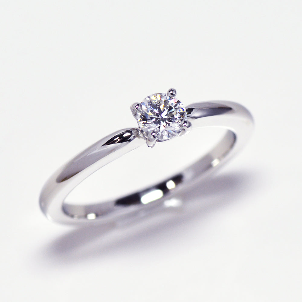 フォーシーズンズ  エンゲージリング　天然ダイヤモンド0.225ct  Fカラー Vs2  3EX H&C