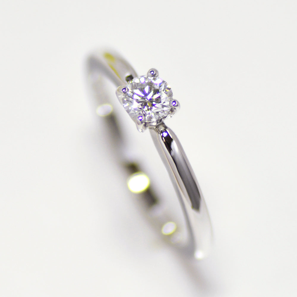 フォーシーズンズ  エンゲージリング　天然ダイヤモンド0.225ct  Fカラー Vs2  3EX H&C