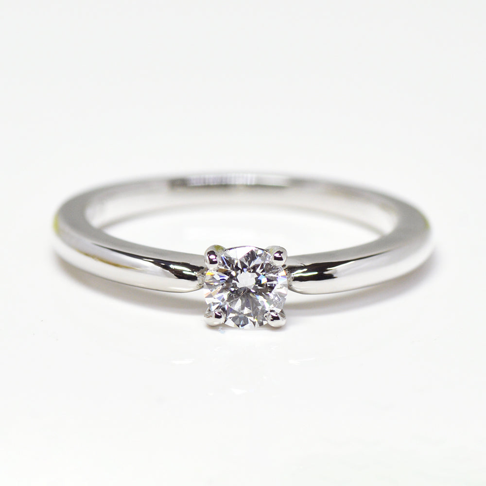 フォーシーズンズ  エンゲージリング　天然ダイヤモンド0.225ct  Fカラー Vs2  3EX H&C