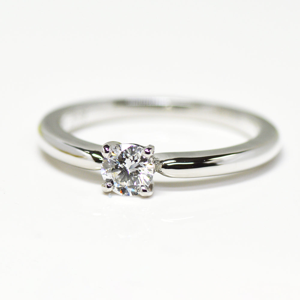 フォーシーズンズ  エンゲージリング　天然ダイヤモンド0.225ct  Fカラー Vs2  3EX H&C