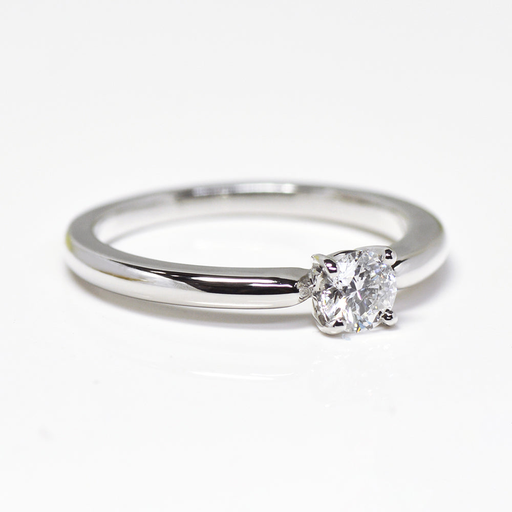 フォーシーズンズ  エンゲージリング　天然ダイヤモンド0.225ct  Fカラー Vs2  3EX H&C