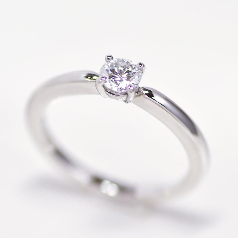 フォーシーズンズ  エンゲージリング　天然ダイヤモンド0.225ct  Fカラー Vs2  3EX H&C